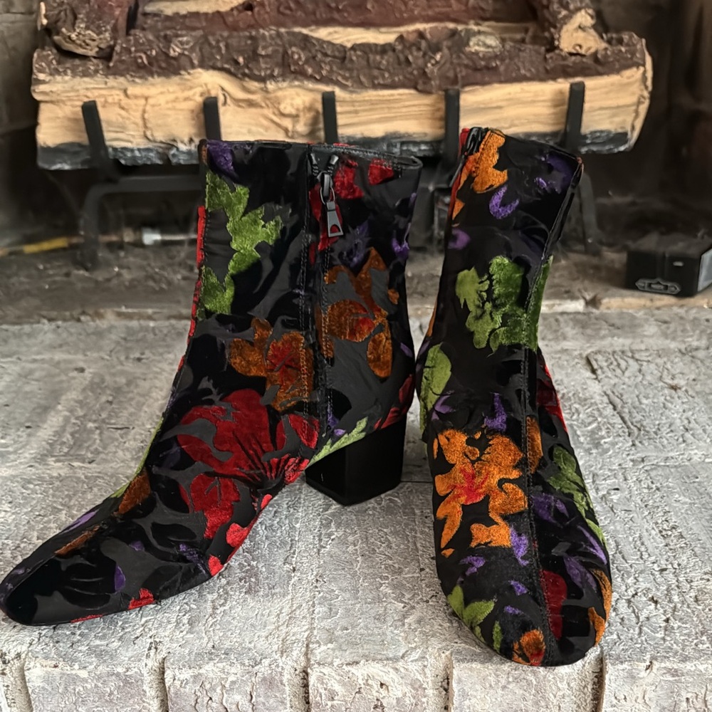 DIANE B BOOTIES